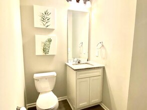 2835 Dillon Dr in Ann Arbor, MI - Building Photo - Building Photo