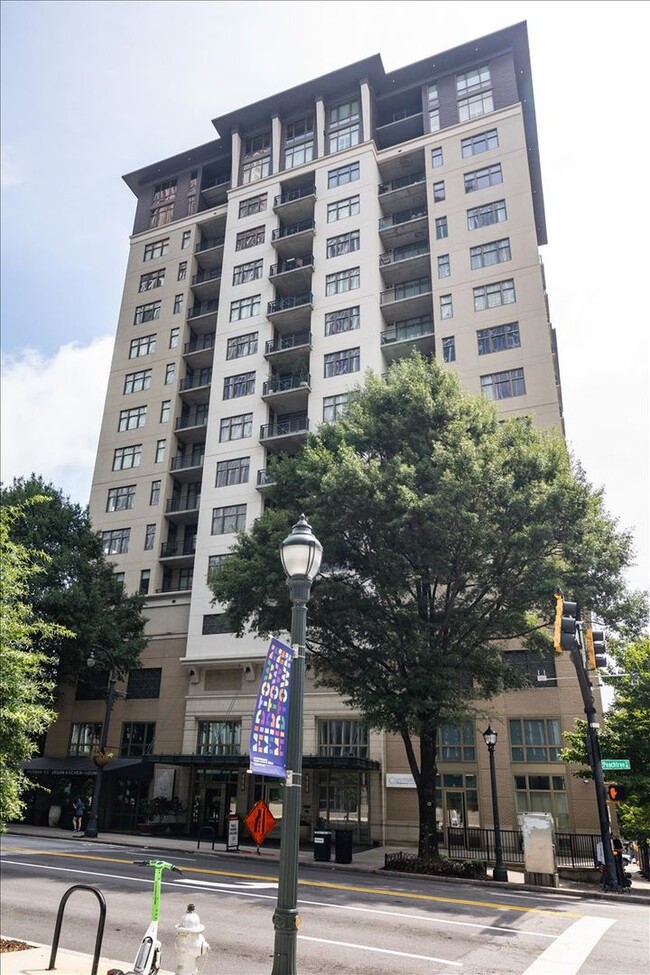 565 Peachtree St NE in Atlanta, GA - Building Photo - Building Photo