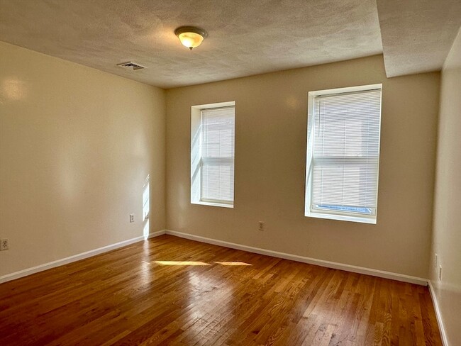 property at 12 Paris St