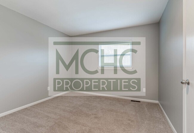 7837 W 112th St in Overland Park, KS - Building Photo - Building Photo