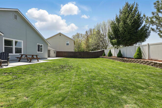 984 N Star Bright Ln in Star, ID - Building Photo - Building Photo