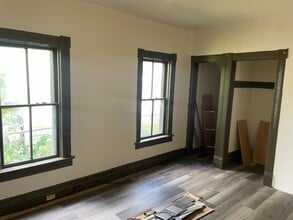 418 N Barstow St in Eau Claire, WI - Building Photo - Building Photo