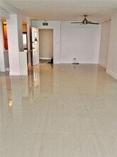 3140 S Ocean Dr in Hallandale Beach, FL - Building Photo - Building Photo