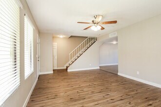 4325 W Solano Dr N in Glendale, AZ - Foto de edificio - Building Photo