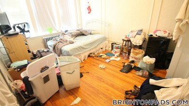 1687 Commonwealth Ave in Boston, MA - Building Photo - Building Photo