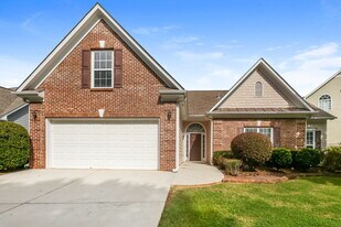 747 Edgeley Ln in Lawrenceville, GA - Building Photo