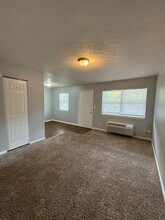 437 Wood Creek Dr-Unit -437 Wood Creek Dr. #23 in Radcliff, KY - Building Photo - Building Photo