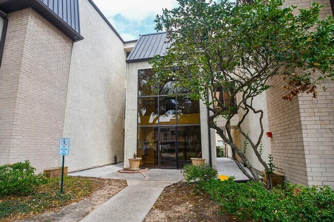 8517 Hearth Dr photo'