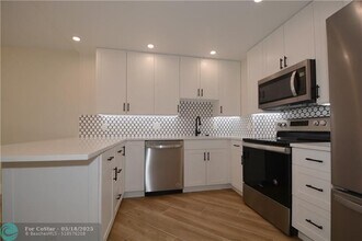 5100 Dupont Blvd in Fort Lauderdale, FL - Building Photo - Building Photo