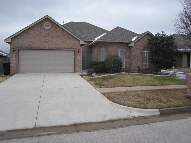 617 Vickery Ave in Yukon, OK - Building Photo