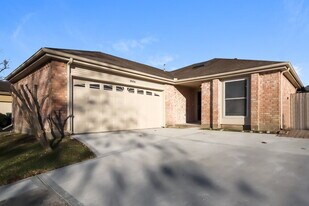 8506 Deer Meadow Dr in Houston, TX - Building Photo