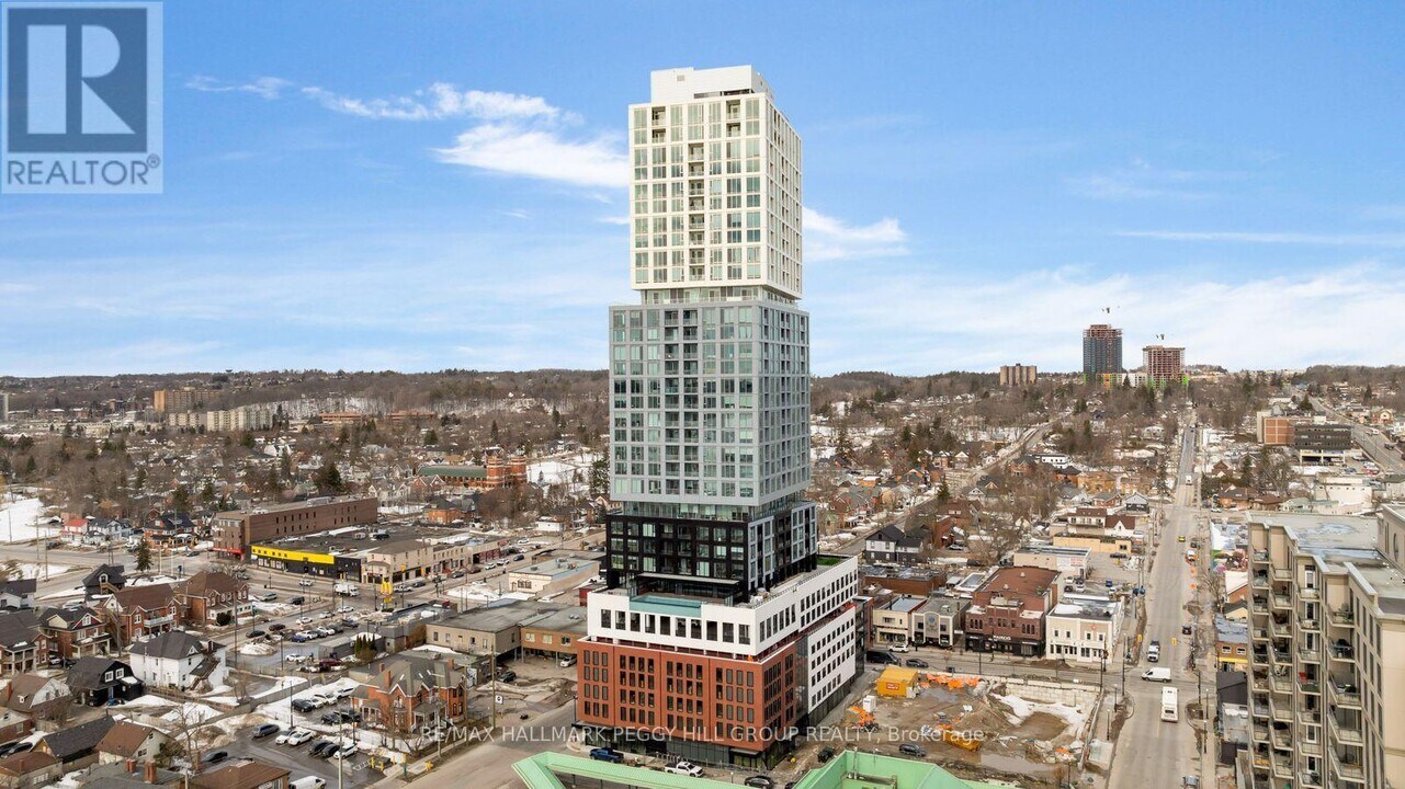 39 Mary St in Barrie, ON - Building Photo