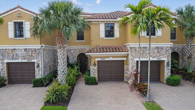 10457 Wellington Parc Dr in Wellington, FL - Building Photo - Building Photo