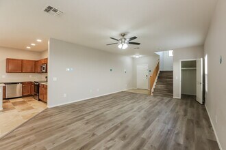 1369 S Bogle Ct in Chandler, AZ - Building Photo - Building Photo