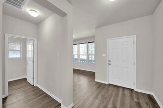 1829 Chickasaw Run in Leander, TX - Foto de edificio - Building Photo