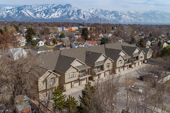 Cypress Townhomes in Salt Lake City, UT - Foto de edificio - Primary Photo