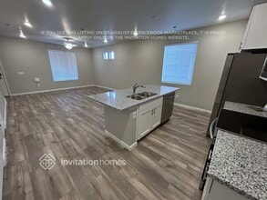 114 N Riverside Dr in Saratoga Springs, UT - Foto de edificio - Building Photo