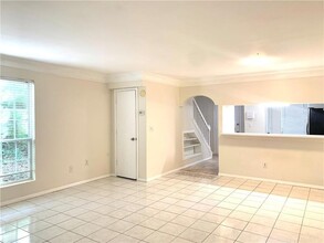 6650 Wellington Square in Norcross, GA - Foto de edificio - Building Photo