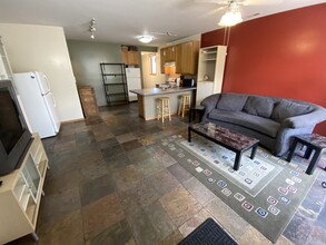 2442 W Fillmore St, Unit 1 in Chicago, IL - Foto de edificio - Building Photo