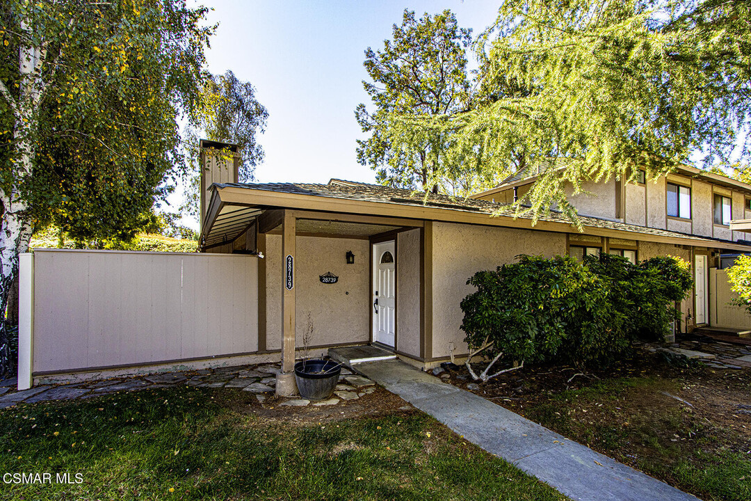 28739 Conejo View Dr in Agoura Hills, CA - Building Photo