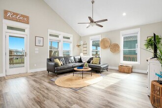 951 Gulf Shores Dr in Port Bolivar, TX - Building Photo - Building Photo