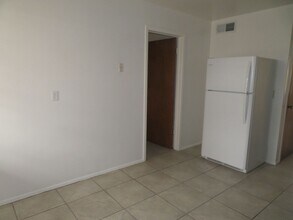 1845 Wyoming Ave in Las Cruces, NM - Building Photo - Building Photo
