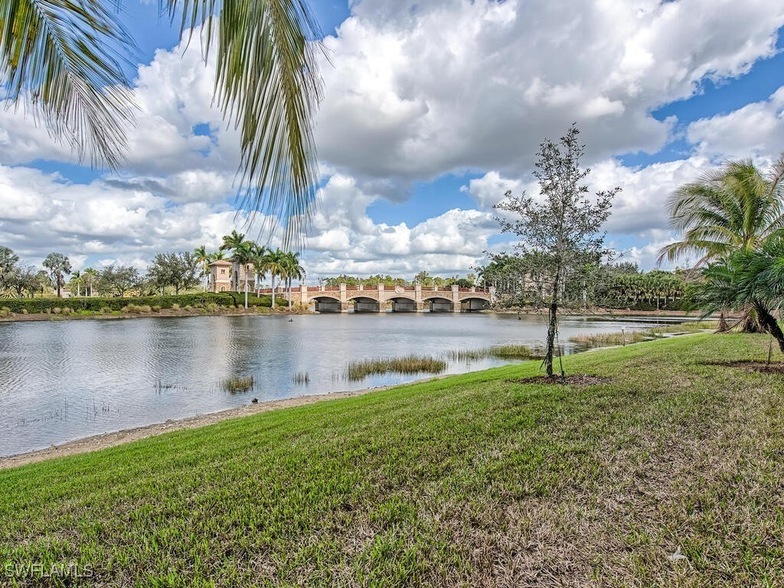 9115 Napoli Ct, Unit 101 in Naples, FL - Building Photo