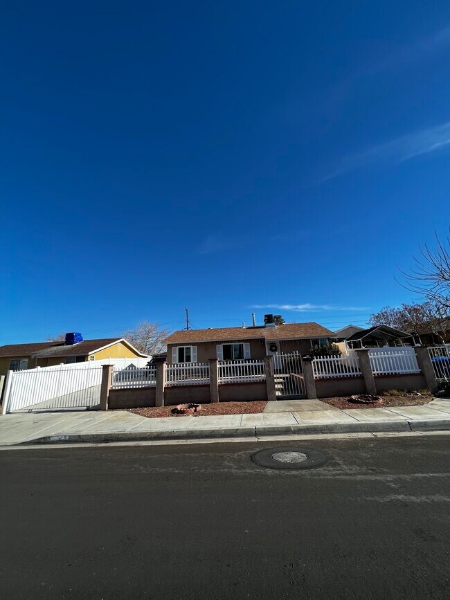 38508 Frontier Ave Rentals in Palmdale, CA