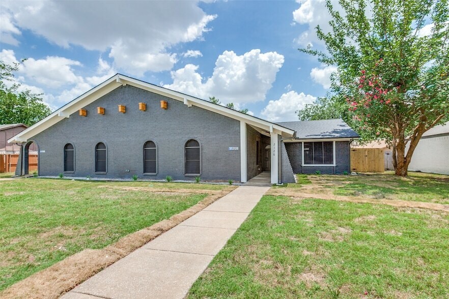 2126 Trellis Pl in Richardson, TX - Building Photo