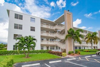 2056 Rexford A in Boca Raton, FL - Building Photo - Building Photo