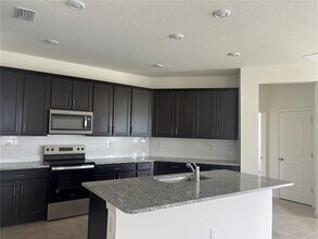8001 Lennox Lp in Wesley Chapel, FL - Building Photo - Building Photo