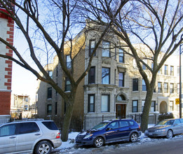 4442 N Sheridan Rd in Chicago, IL - Foto de edificio - Building Photo