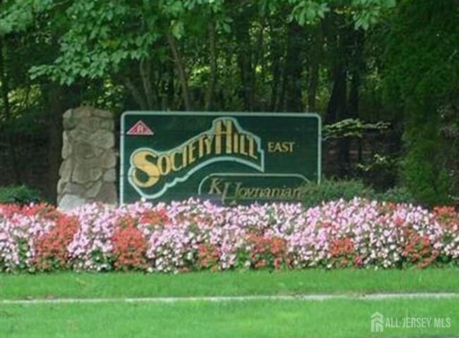 property at 405 Danbury Ln