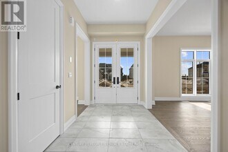 6 Aldwinckle Ave. in Oro-Medonte, ON - Building Photo - Building Photo