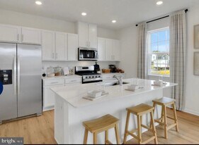 123 Malibu Dr in Egg Harbor Township, NJ - Building Photo