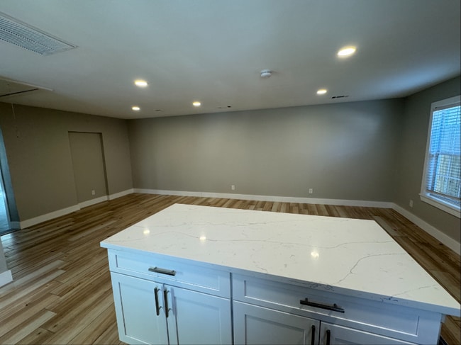 329 E 25th St in Houston, TX - Foto de edificio - Building Photo