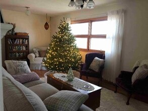 1202 W South St in Winterset, IA - Foto de edificio - Building Photo