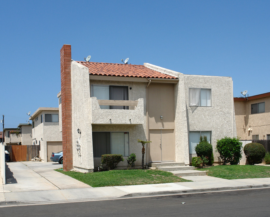 16821 Hoskins St in Huntington Beach, CA - Building Photo