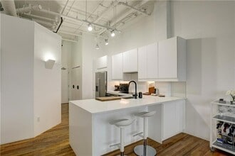 3235 Roswell Rd NE, Unit 703 in Atlanta, GA - Building Photo - Building Photo