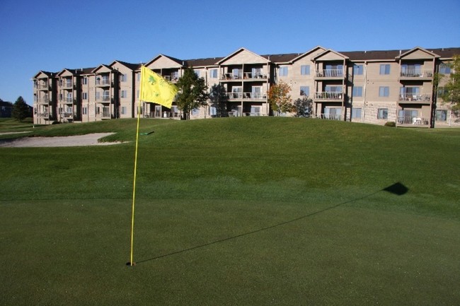 Prairie Club Apartments in Sioux Falls, SD - Foto de edificio - Building Photo