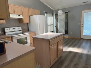 7294 Aplin Dr in Reynoldsburg, OH - Building Photo - Building Photo