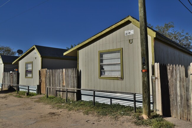 1028 E Bender Blvd in Hobbs, NM - Building Photo - Building Photo