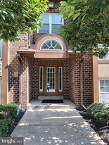 2109 Woodbox Ln Unit 2109B in Baltimore, MD - Building Photo