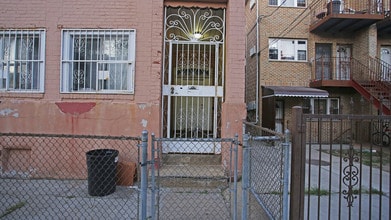 798 Logan St in Brooklyn, NY - Building Photo - Building Photo