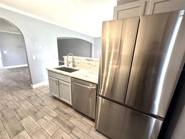 9816 Ashburn Lake Dr in Tampa, FL - Building Photo - Building Photo