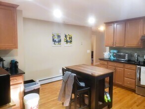 106 Westmoreland Ave, Unit 2 in Arlington, MA - Building Photo - Building Photo