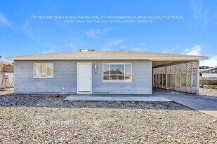 11207 W Oregon Ave in Youngtown, AZ - Building Photo