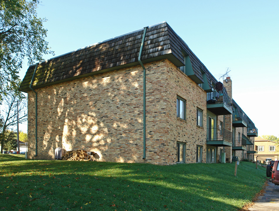 Parkwood Apartments in Prior Lake, MN - Building Photo