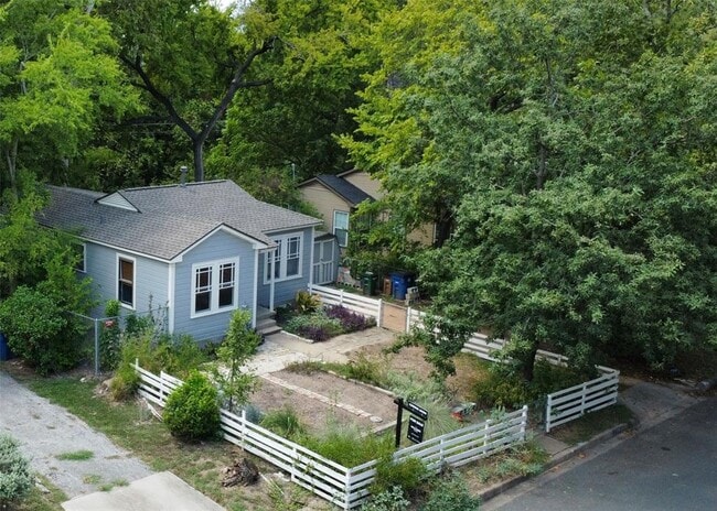 2108 Rountree Dr in Austin, TX - Building Photo - Building Photo