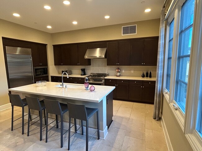 23500 Park Sorrento, Unit C33 in Calabasas, CA - Foto de edificio - Building Photo